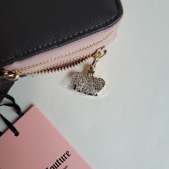 Juicy Couture "Juicy For All" Dusty Blush  Zip Around Wallet - Picture 5 of 11